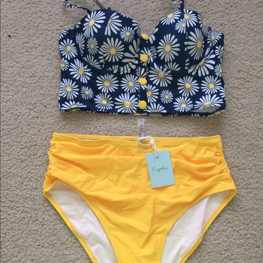 cupshe high waisted bikini set size M